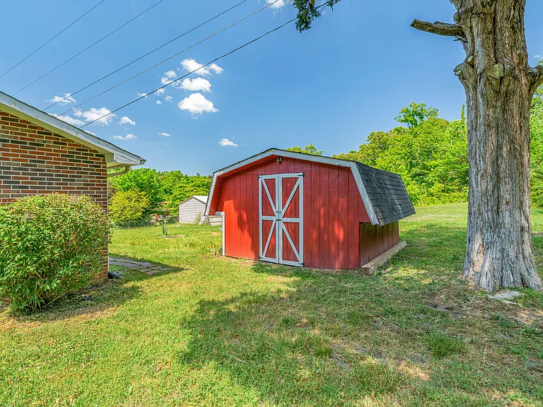 8624 Walnut Springs Ln — Photo 18