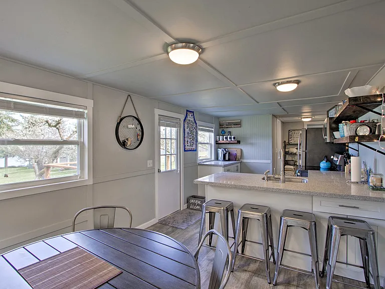8413 Penny Ln — Photo 6
