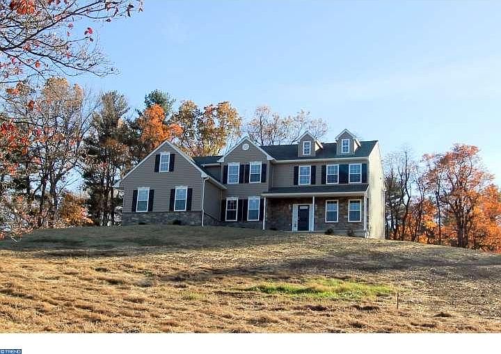 1st image of 16 Pine Dr