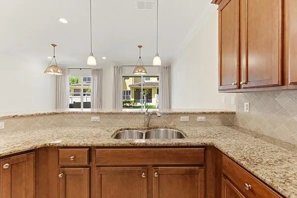 6109 NW Kendra Ln — Photo 7