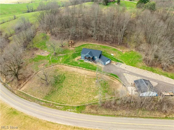 7528 Dover Zoar Rd NE, Dover, OH 44622