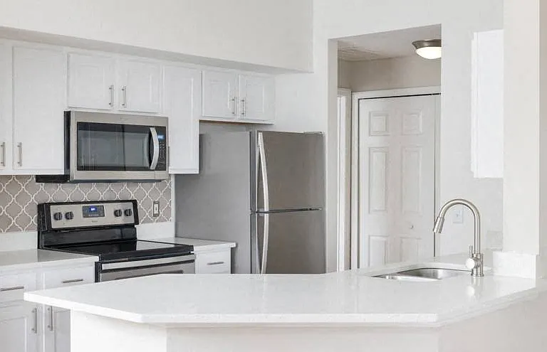 Windermere at Lakes Edge Apartments — Photo 2