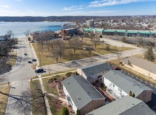 425 Baker St UNIT 5, Lake Geneva, WI 53147