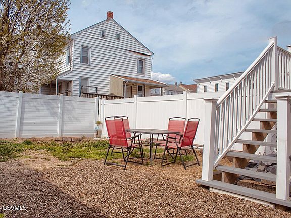 3rd image of 507 W Olive St