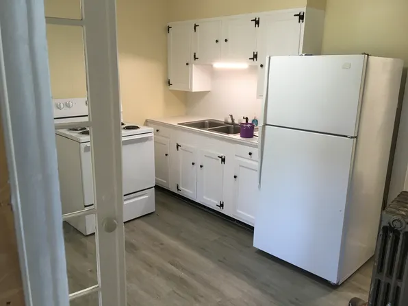 10 Academy Ave #202, Saco, ME 04072