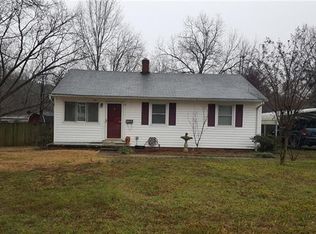 220 Glenwood Dr, Mooresville, NC 28115