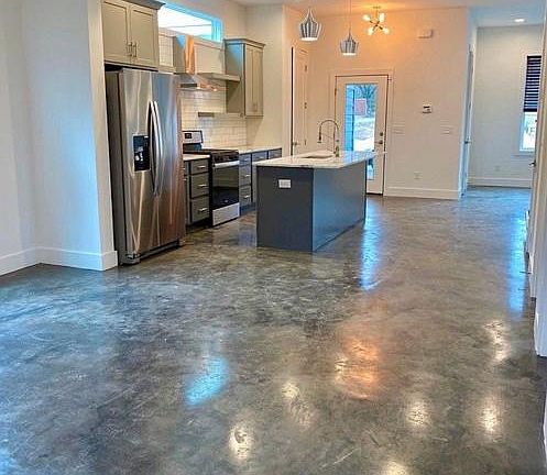 3rd image of 2123 Sadler Ave #B
