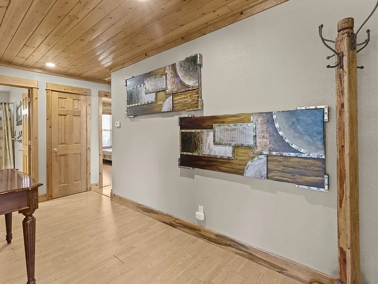 307 Heath Dr — Photo 44