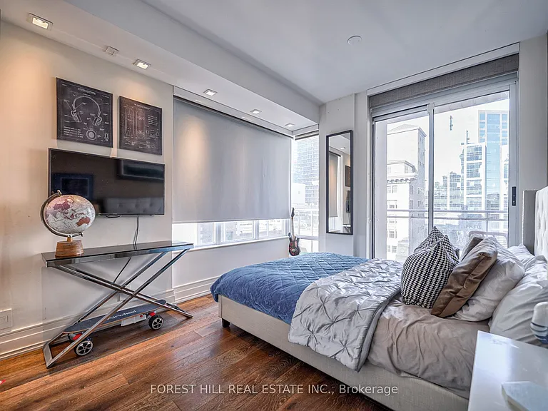 8 Colborne St #Penthouse 2701 — Photo 28