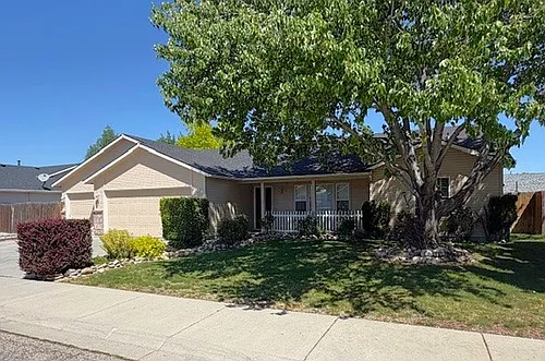 2592 W Carlton St Photo 1