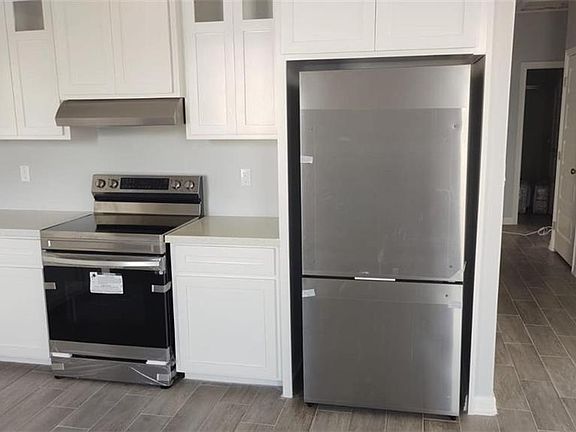 4th image of 2000 Angus St APT 2