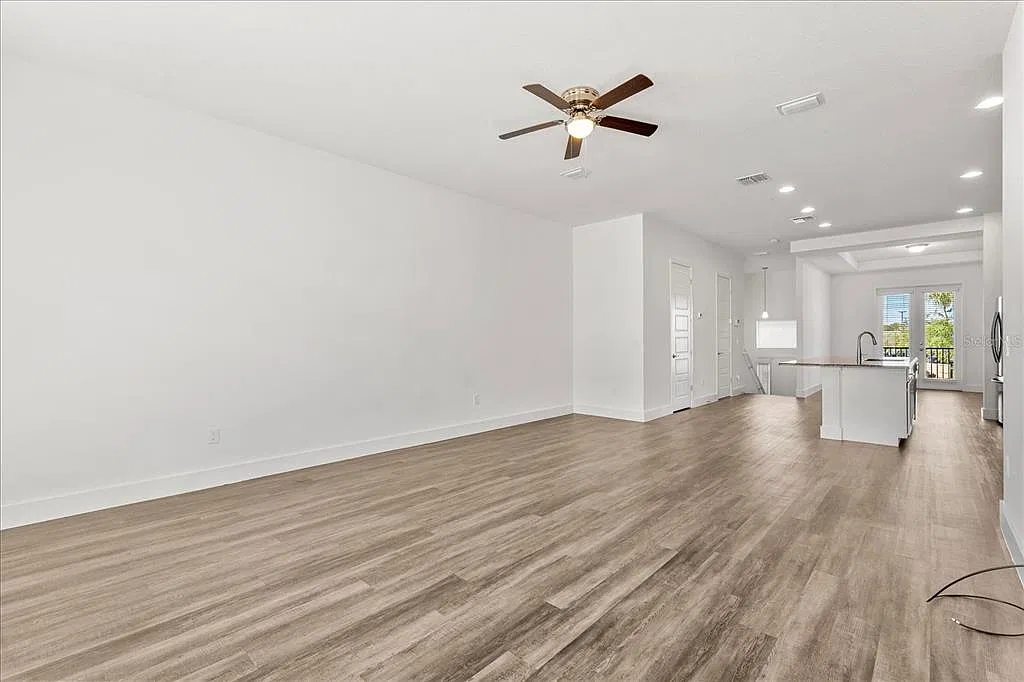 3 bed, 2.5 bath, 1680 sqft, $2,675 — Photo 3