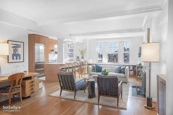 Rented by Sotheby's International Realty | media 18