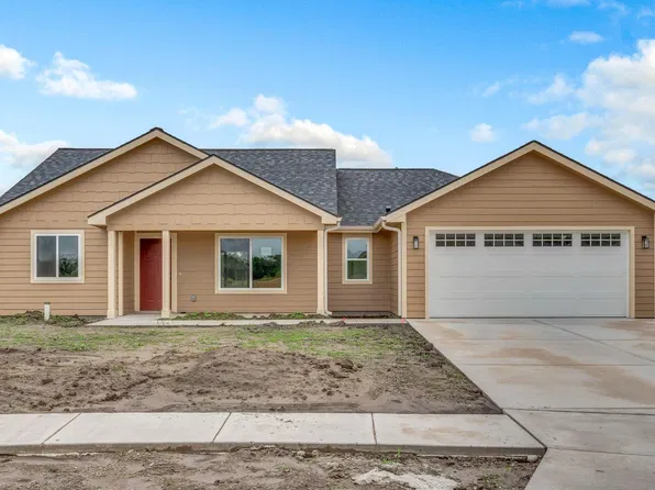 1931 NW Greenwood Ct, Topeka, KS 66608