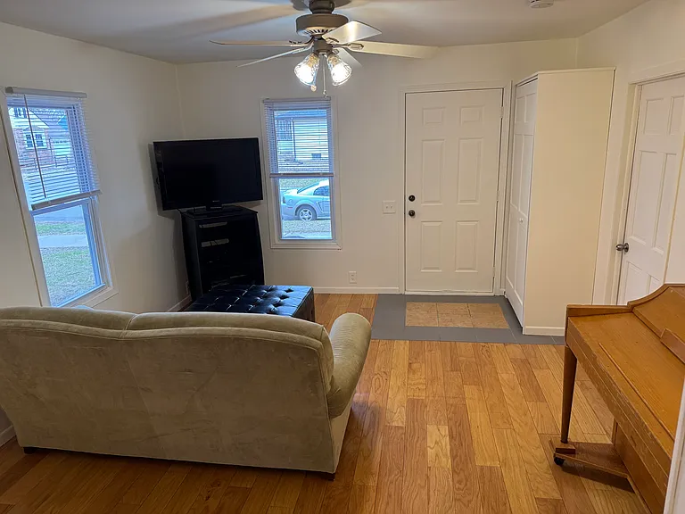 2835 Hoard St #1 — Photo 12