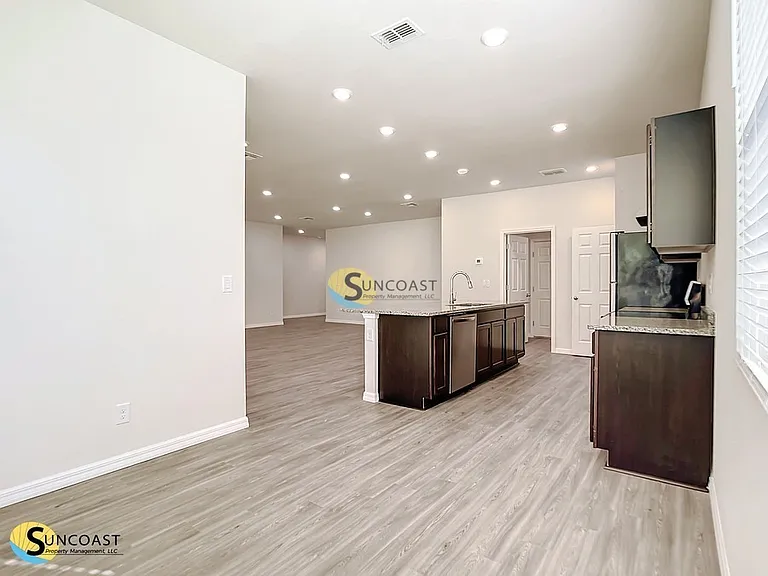 585 Marion Oaks Pass — Photo 18