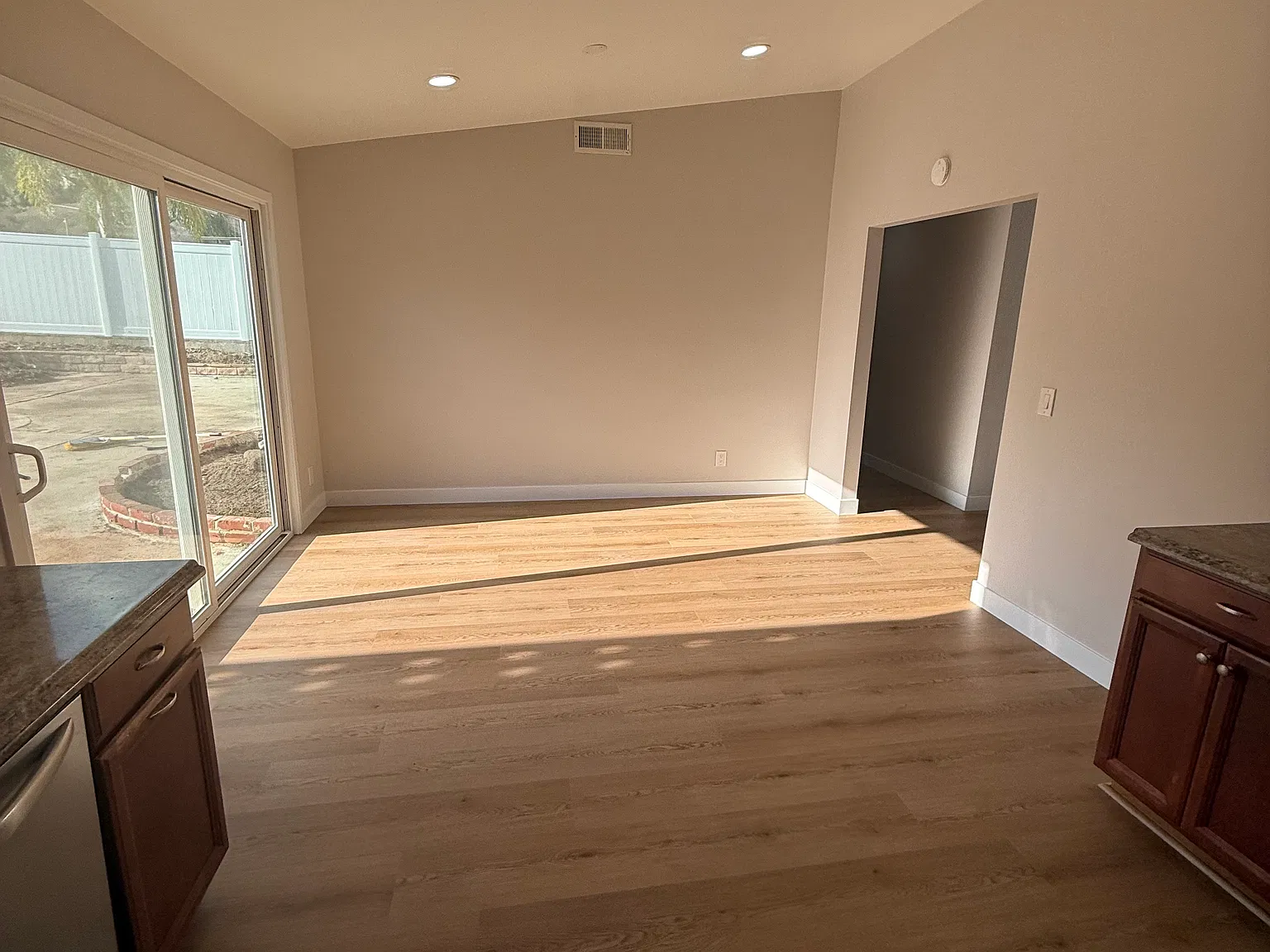 3 bed, 1241 sqft, $3,700 — Photo 3