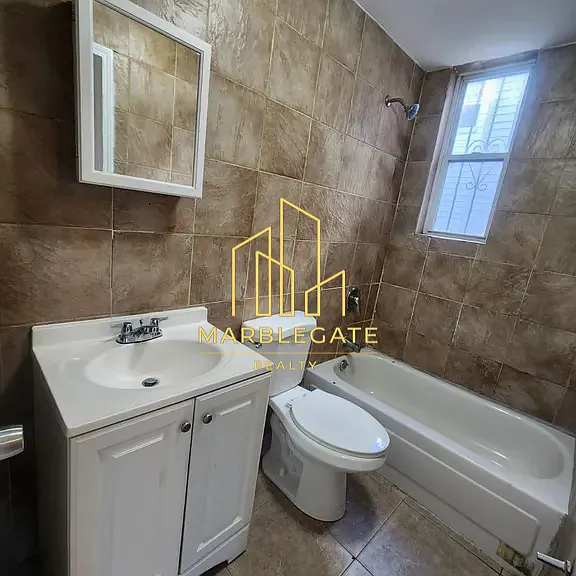 310-312 14th Ave #77 — Photo 10
