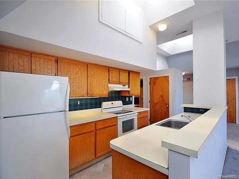 12 Charter Oak Pl #3F — Photo 5