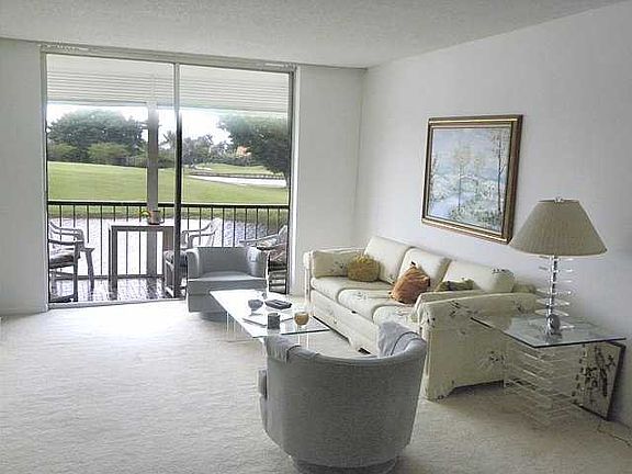 4th image of 9923 S Hollybrook Lake Dr APT 208
