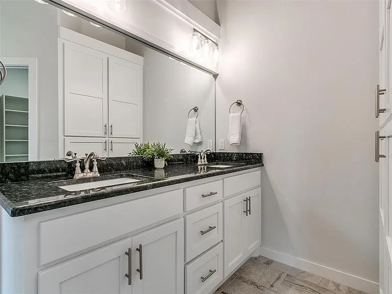 11500 Fairways Ave — Photo 9
