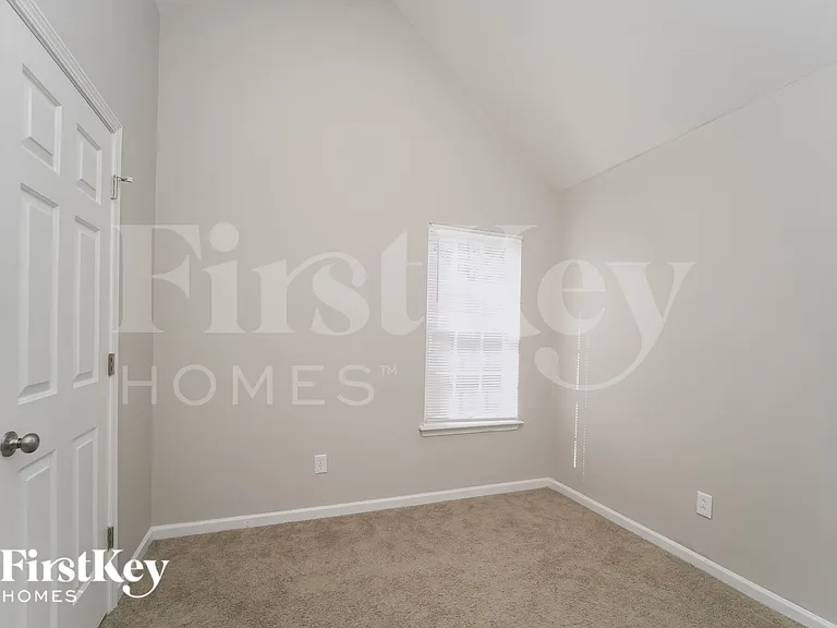 7008 Hidden Creek Dr — Photo 11