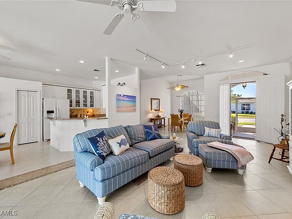 5th image of 11064 Lakeland Cir