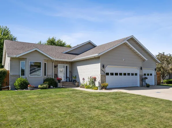 3923 6th St S, Moorhead, MN 56560