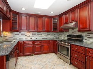 5825 Denny Ave, North Hollywood, CA 91601