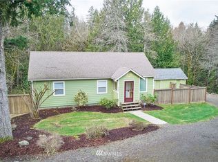 932 Retsil Rd E, Pt Orchard, WA 98366