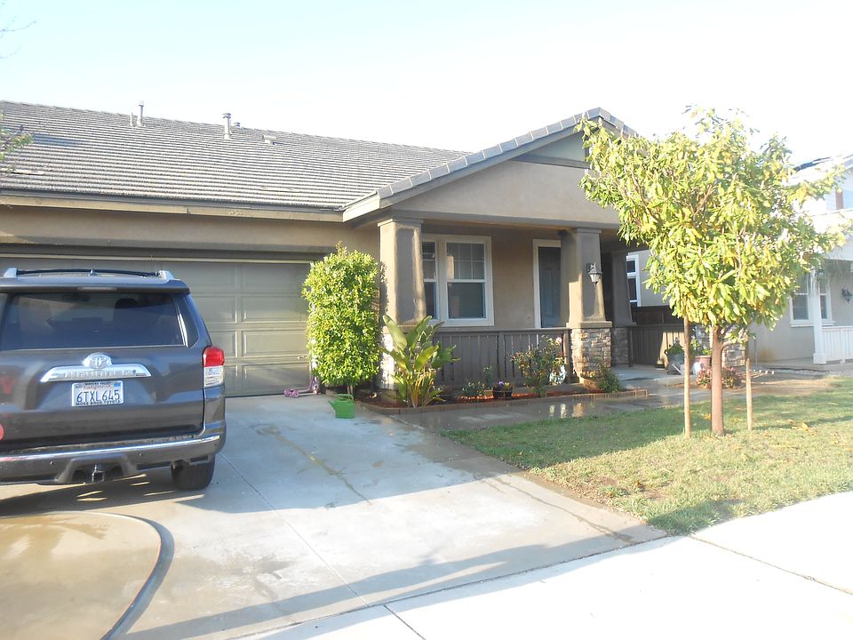 2nd image of 1490 Playa St