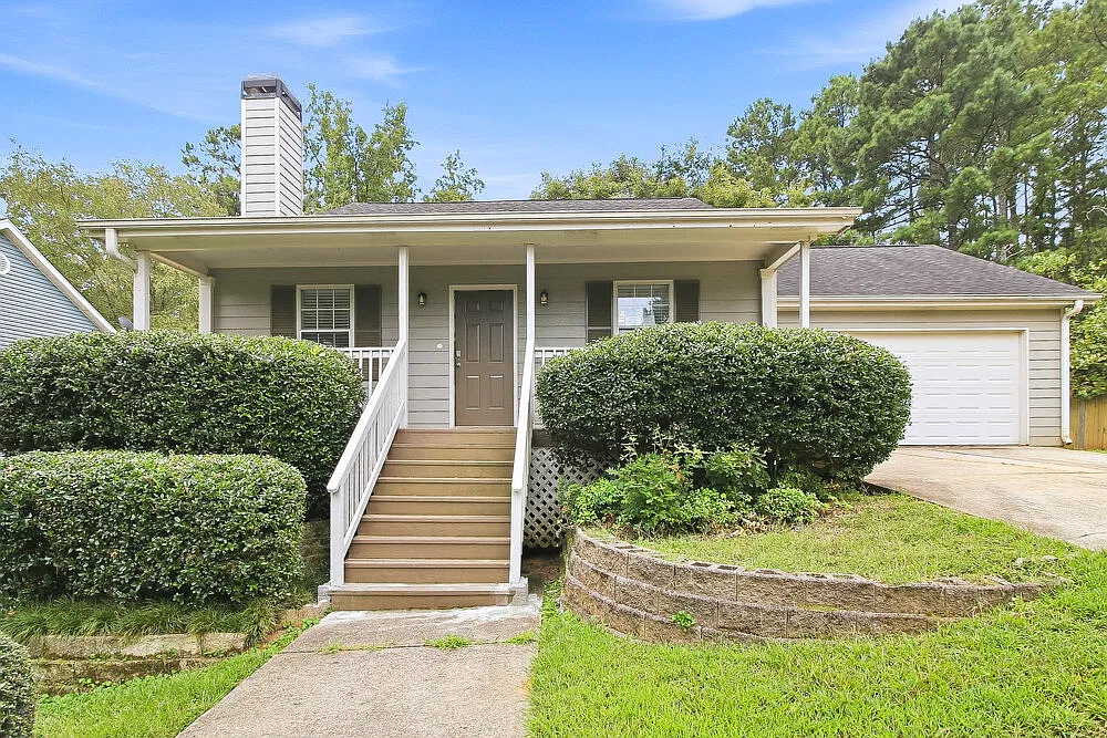 3 bed, 2.0 bath, 1334 sqft, $1,955 — Photo 1