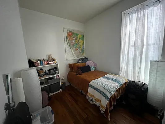Rented by Salon Realty Corp | media 1