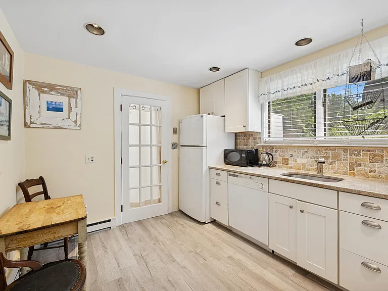 28 Walnut St — Photo 14