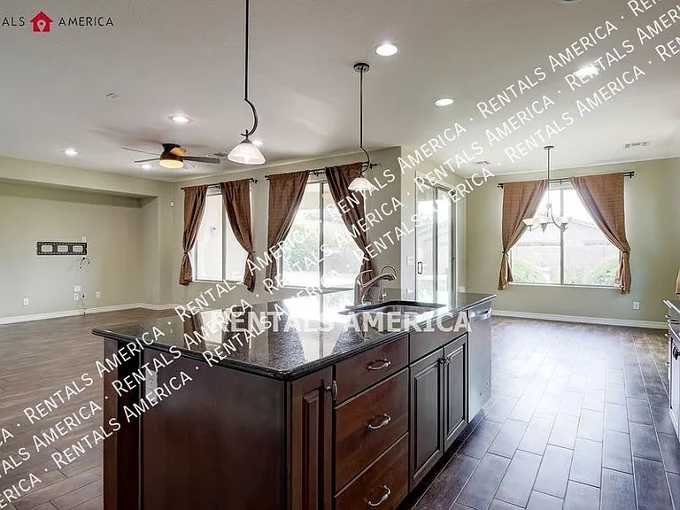73 W Crescent Way — Photo 11