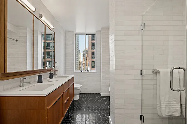 Rented by Compass | media 60