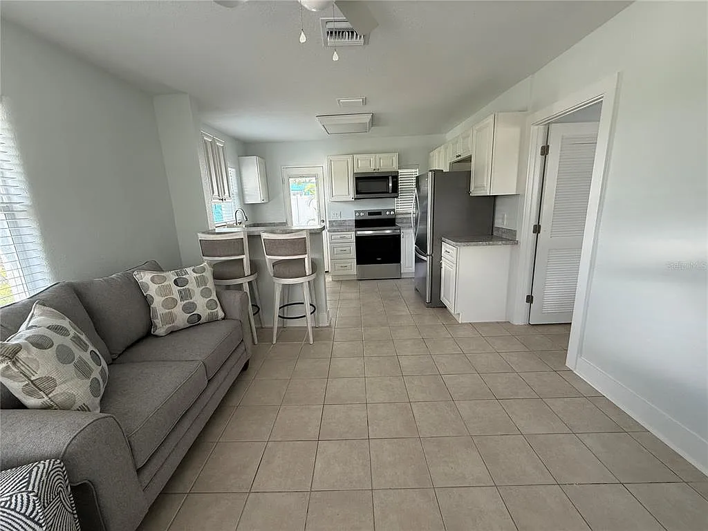1 bed, 1.0 bath, 609 sqft, $1,700 — Photo 3
