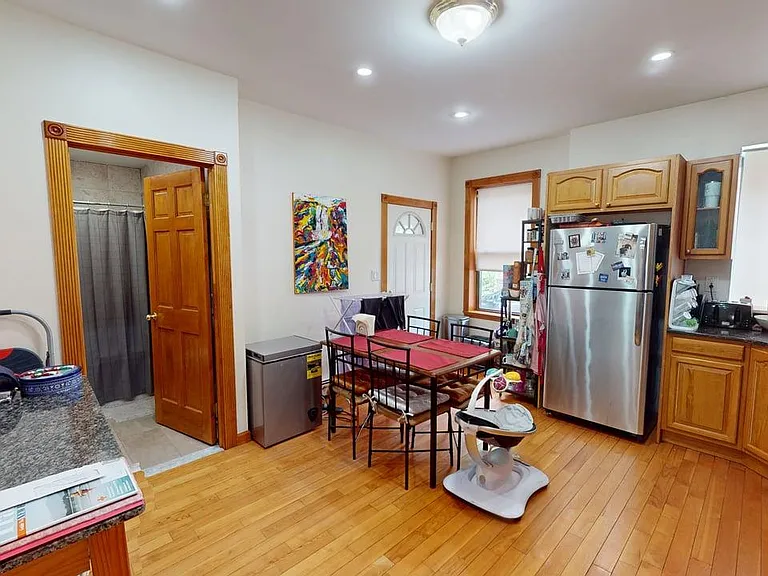 76 Raymond St #76 — Photo 6