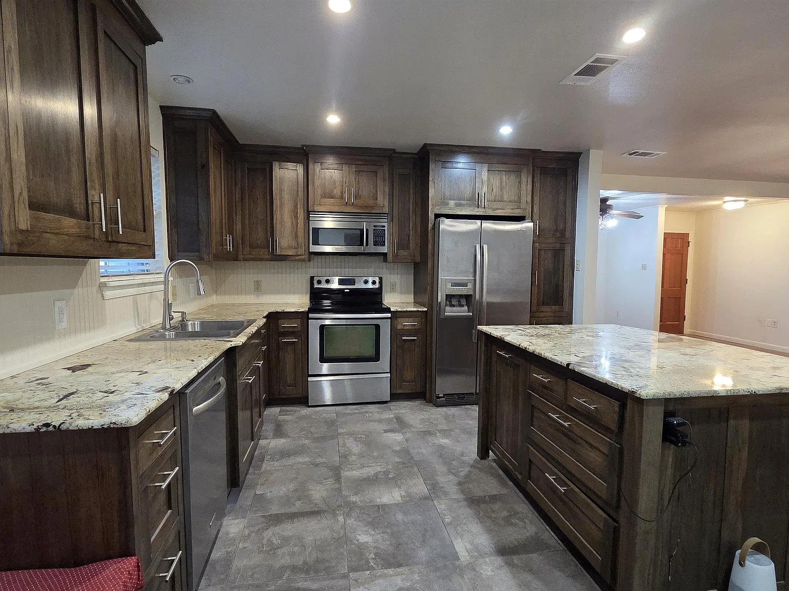 4 bed, 1720 sqft, $1,950 — Photo 1