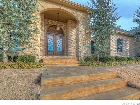 2nd image of 804 Stone Creek Ct