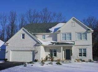 8926 Cedar Bend Rd, Sylvania, OH 43560