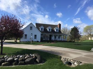 S67W29017 S Ridge Pass, Mukwonago, WI 53149