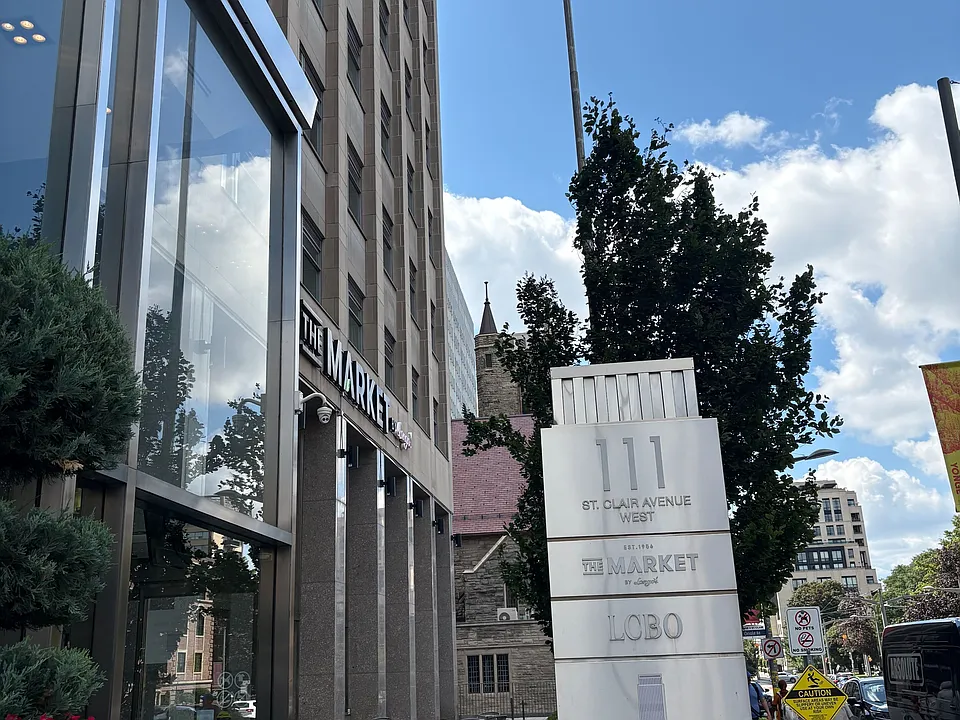 111 Saint Clair Ave W #423