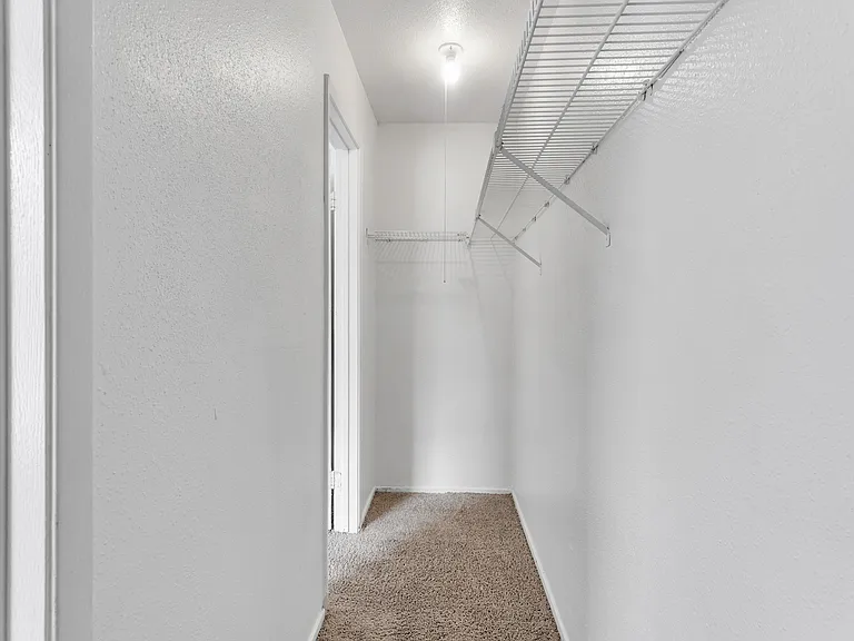Villa Nueva Apartments — Photo 42
