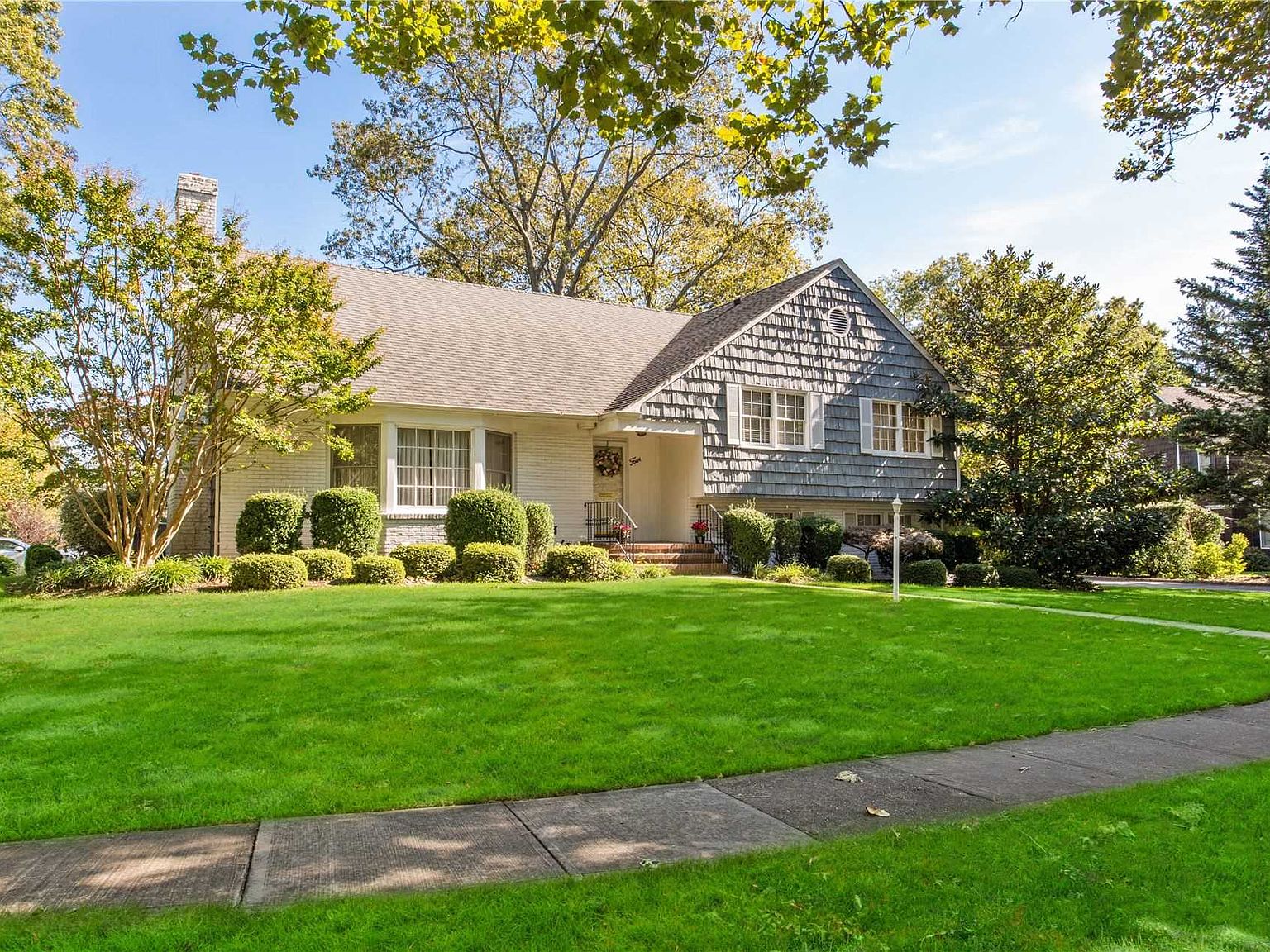 4 Barnes Ln, Garden City, NY 11530 Zillow