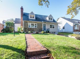 266 Clinton Rd, Garden City, NY 11530