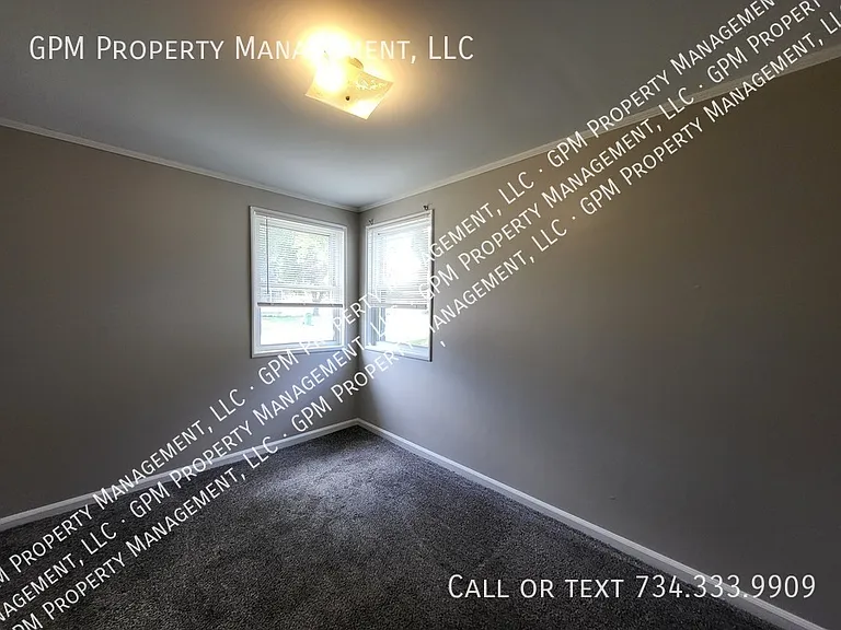 24154 Dartmouth St — Photo 12