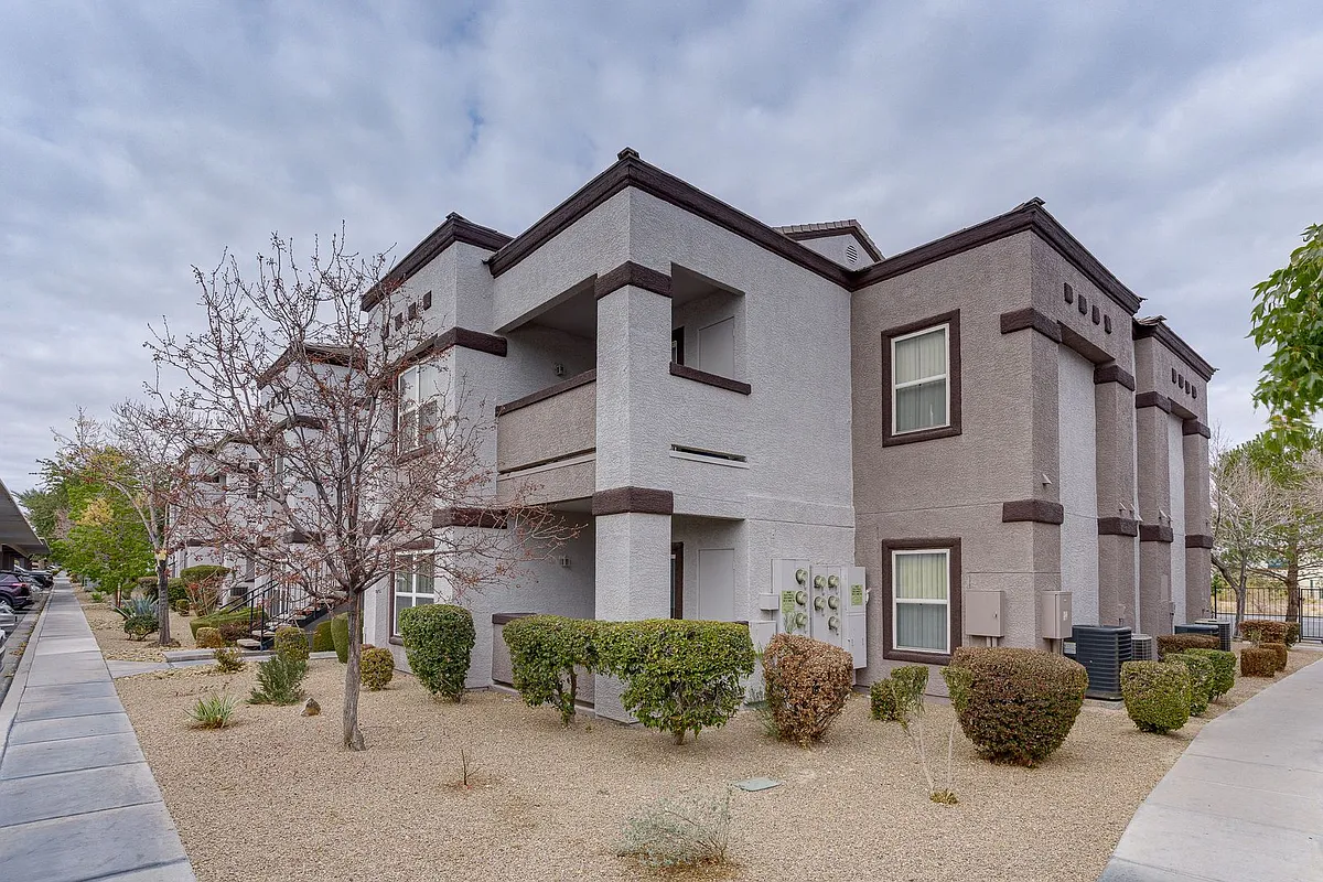 Building Photo - 7255 W Sunset Rd #2155