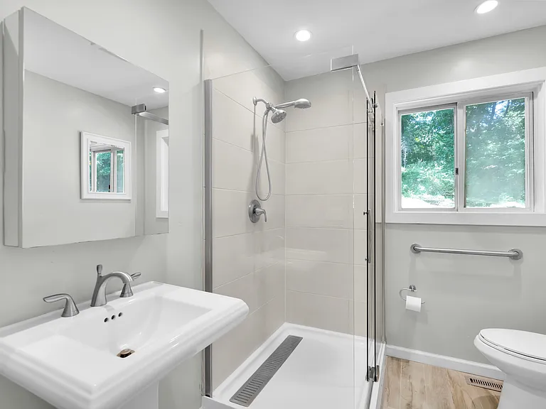 450 Danbury Rd — Photo 6