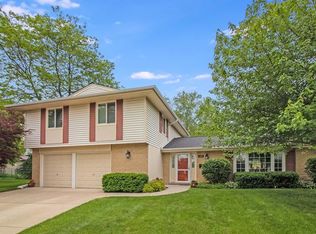 409 Chopin Ct, Schaumburg, IL 60193
